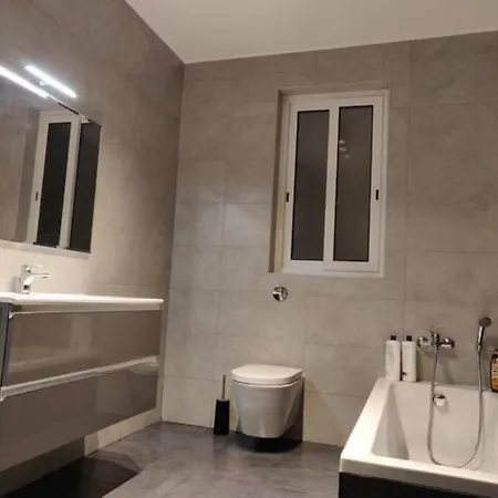 Large Near Valletta&seafront 4*
