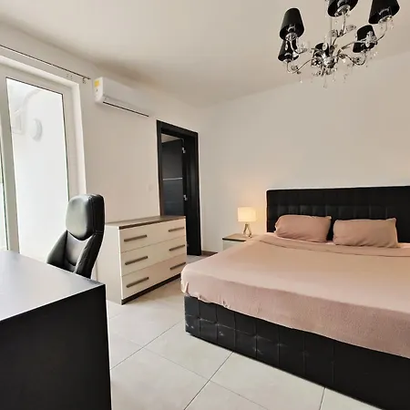 Maison d'hôtes Large Near Valletta & Seafront 4*