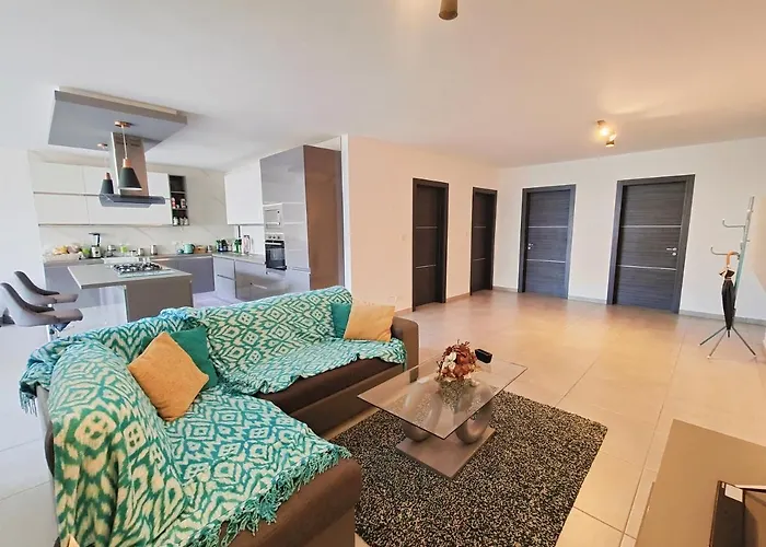 Large Near Valletta & Seafront Pieta